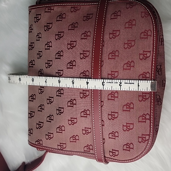 DOONEY & BOURKE VTG Cabriolet Red Monogram Print Canvas Flap Messager Saddle Bag - Picture 10 of 16